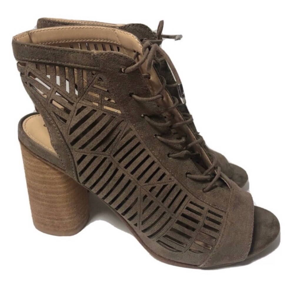 Sam Edelman taupe lace up block heels booties. Size 8.